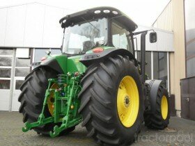 John Deere 7200R