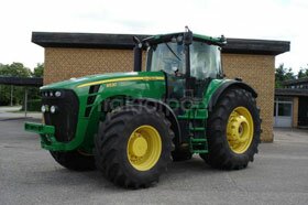 John Deere 8530